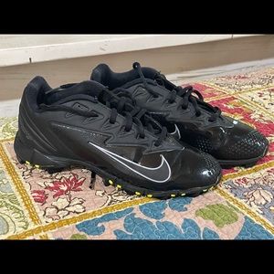 Nike boys baseball cleats. Very good condition. The lot have been washed
